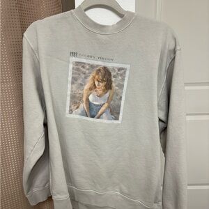 Taylor Swift 1989 Version Light Gray Sweatshirt